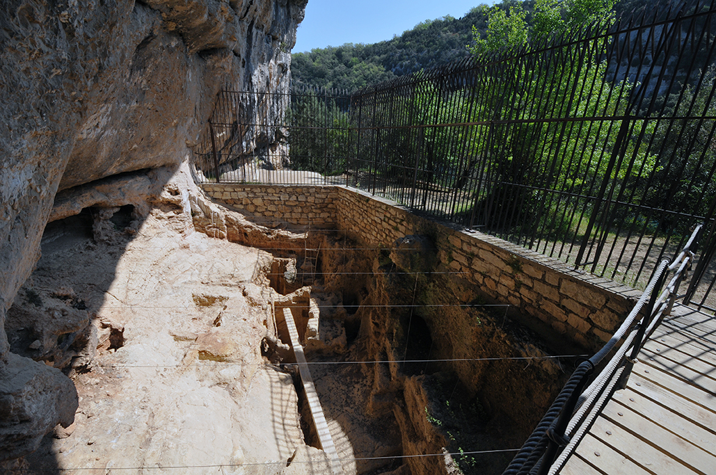 Grotte préhistorique de la Baume Bonne dans les du Verdon